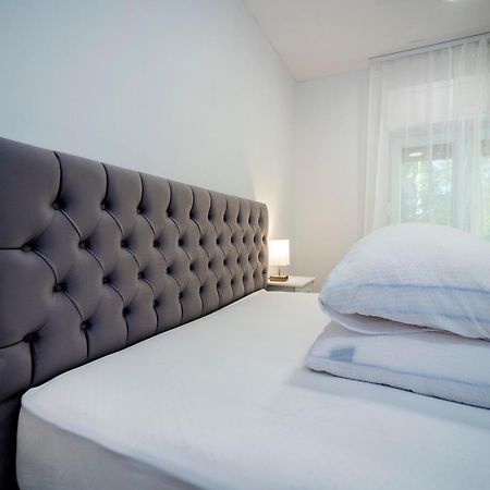 M&M Pelivan Apartments Solin Exteriör bild