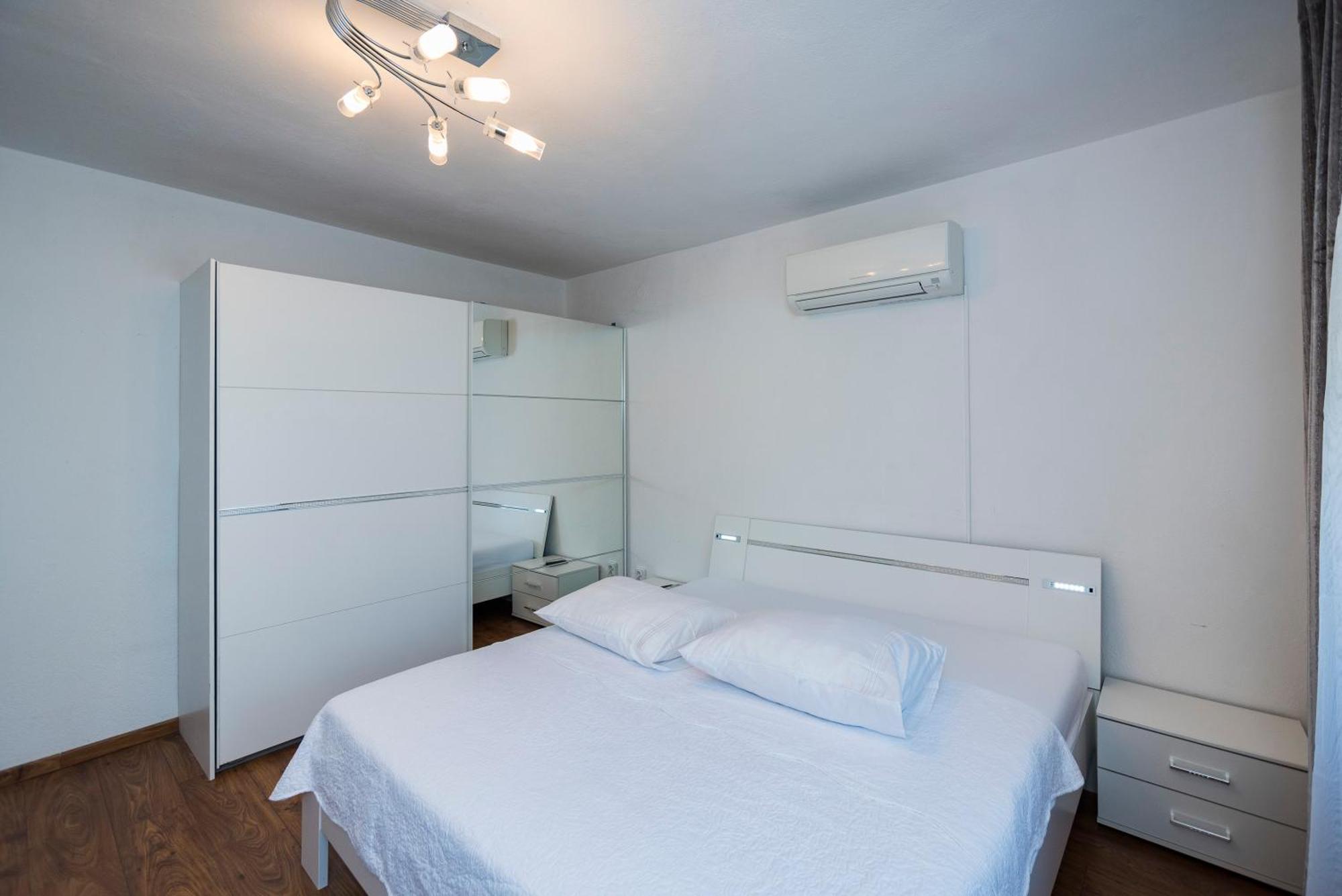 M&M Pelivan Apartments Solin Exteriör bild