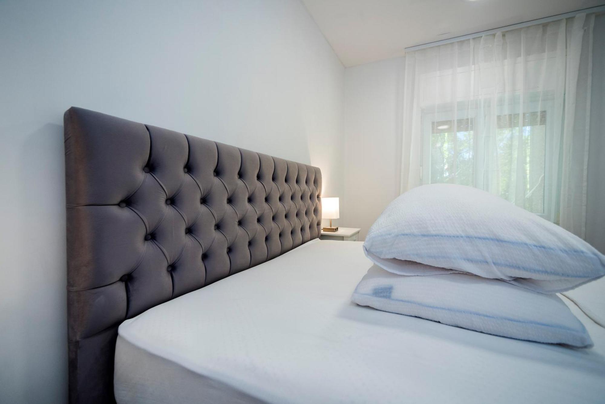 M&M Pelivan Apartments Solin Exteriör bild