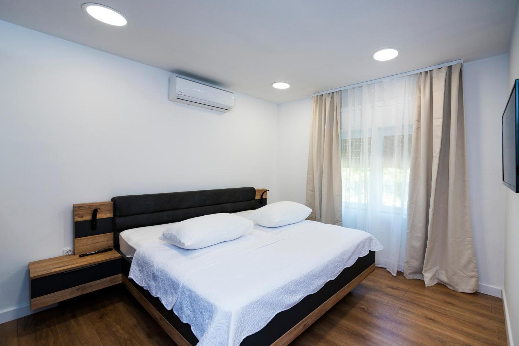 M&M Pelivan Apartments Solin Exteriör bild